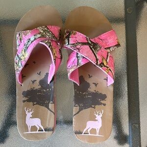 Pink camo sandals deals